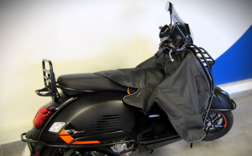 VESPA GTS 300 HPE SUPER SPORT 4