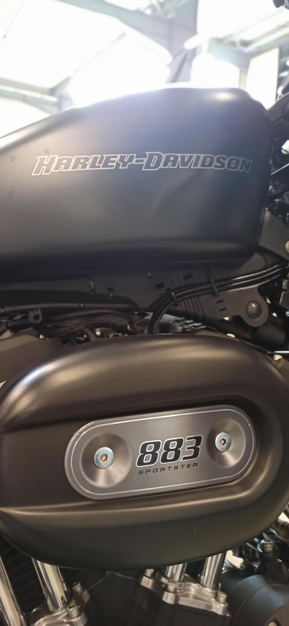 HARLEY-DAVIDSON SPORTSTER 883 N 10