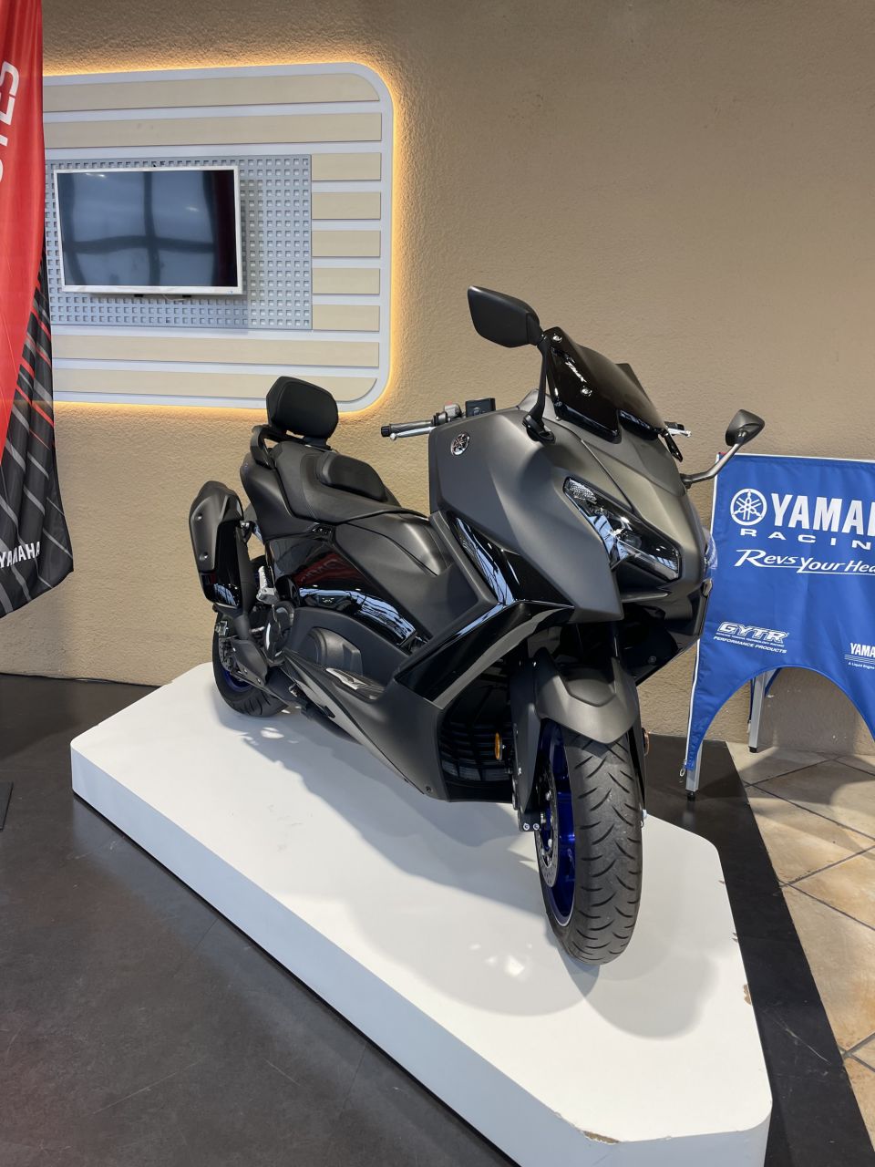 YAMAHA XP T-MAX 560 0