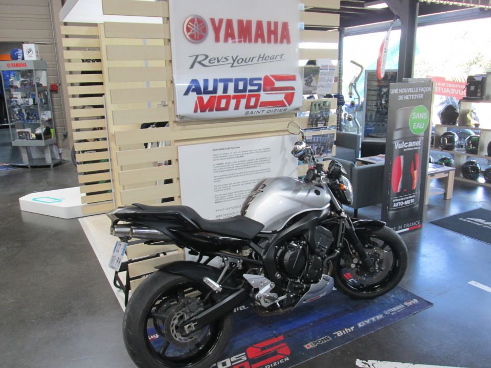 YAMAHA 600 FZ 6 S2 1