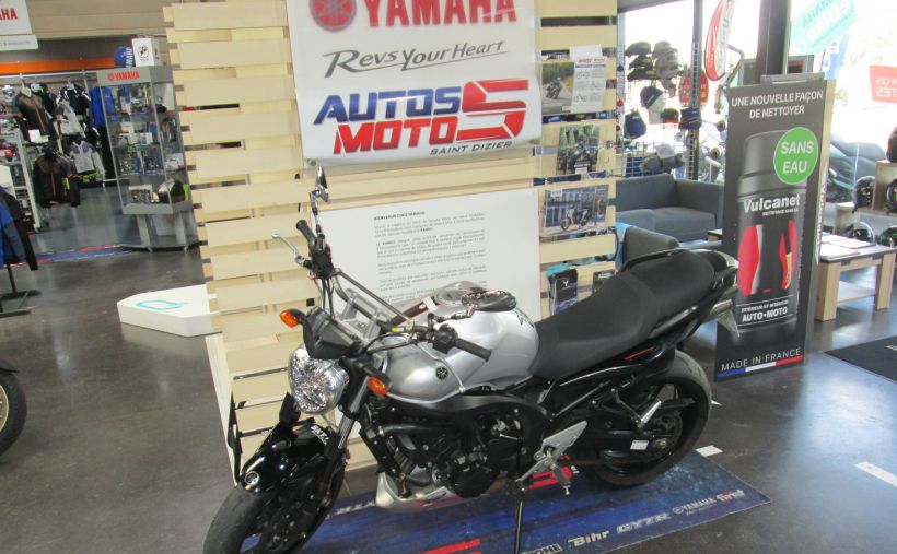 YAMAHA 600 FZ 6 S2 2