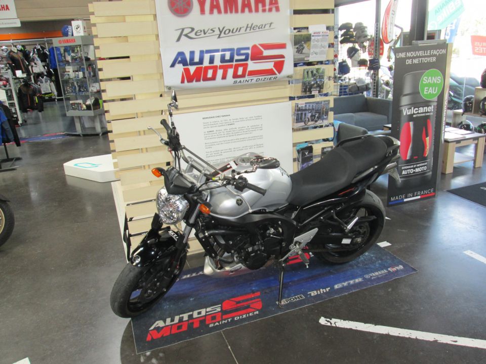 YAMAHA 600 FZ 6 S2 2