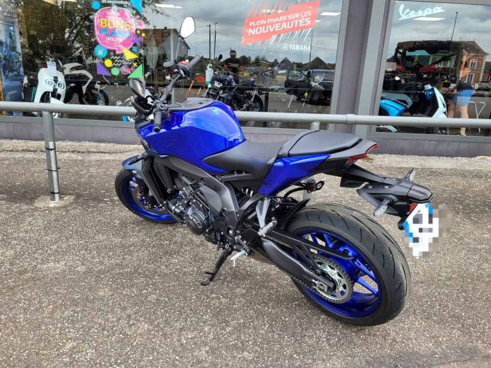 YAMAHA MT-09  Y-AMT 6