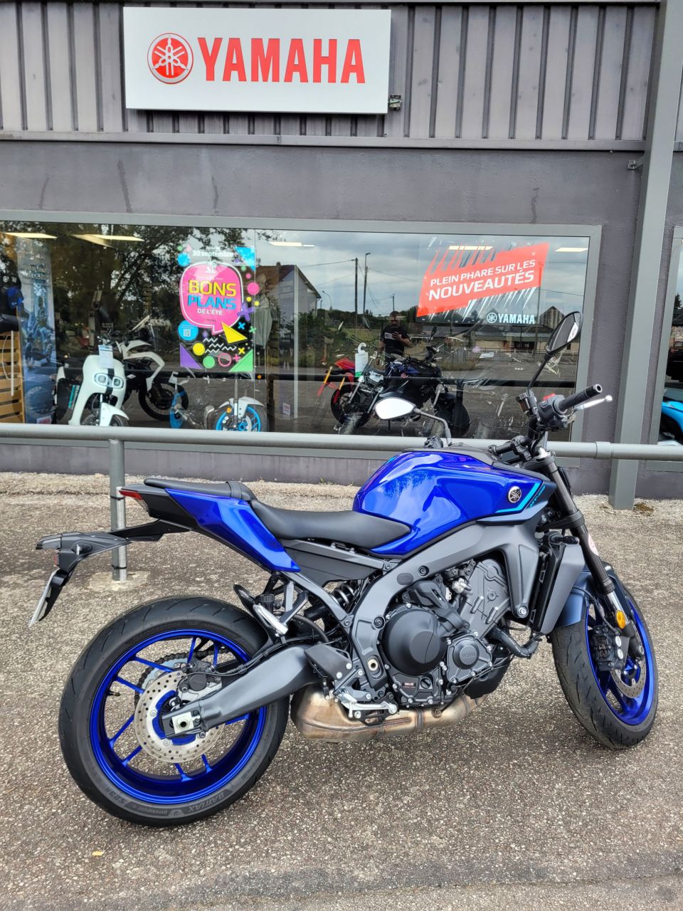 YAMAHA MT-09  Y-AMT 9