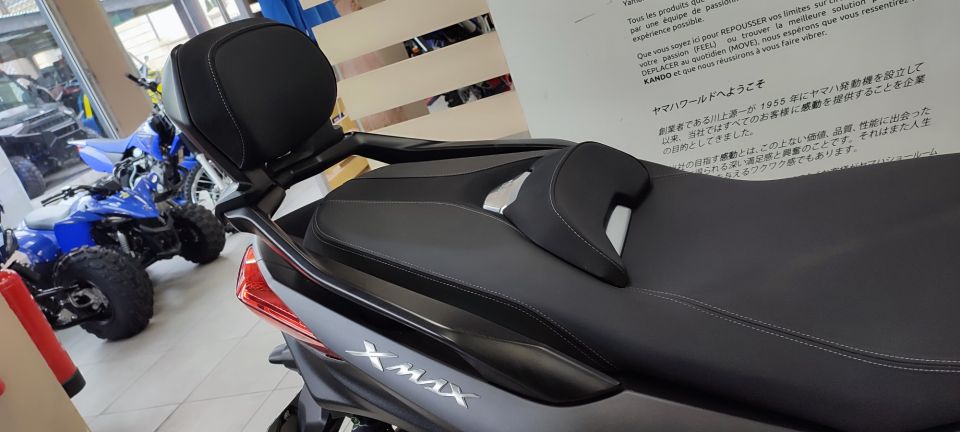 YAMAHA XMAX 300 27