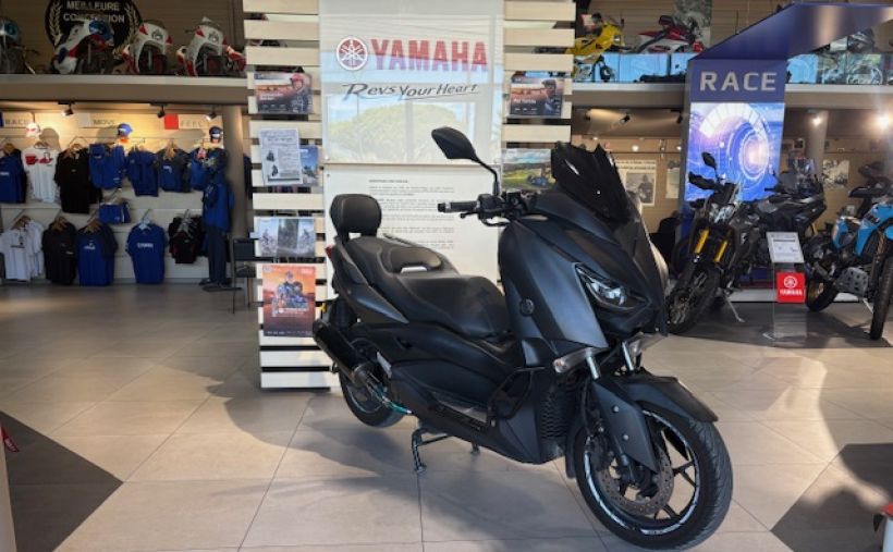 YAMAHA XMAX 300 FAIBLE KILOMETRAGE +DE 850€ D'EQUIPEMENT  67€/MOIS* GARANTIE 12 MOIS 1