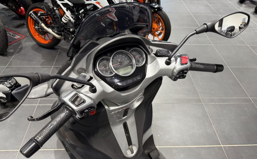 PIAGGIO MP3 300LT YOURBAN 2