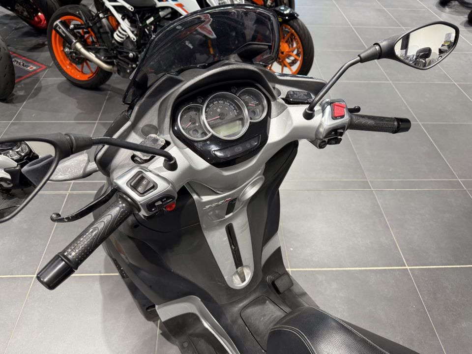 PIAGGIO MP3 300LT YOURBAN 10