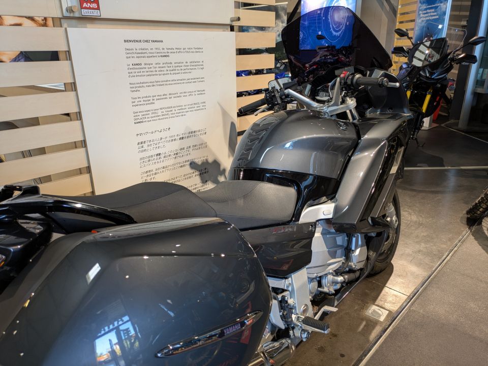 YAMAHA FJR 1300 ABS 3