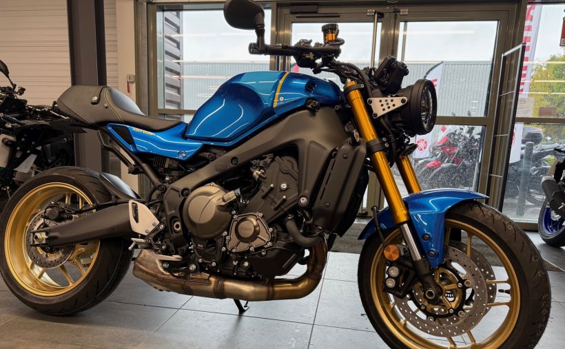 YAMAHA XSR 900 ABS 8