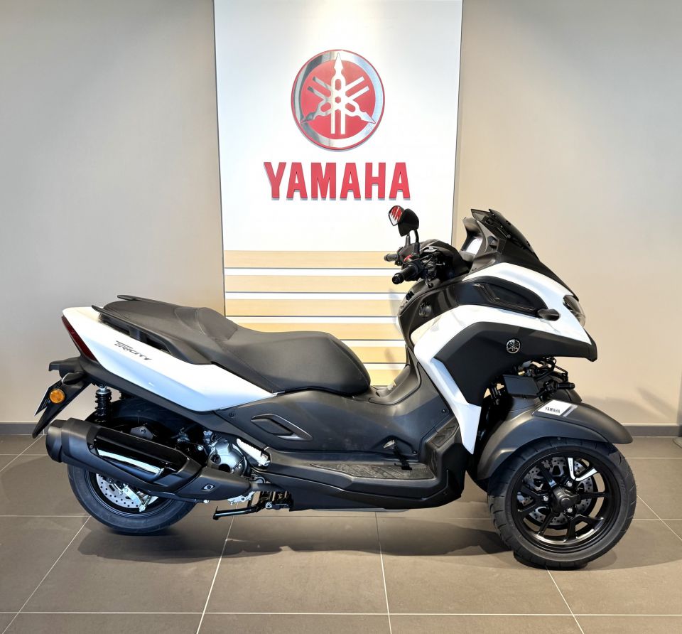 YAMAHA TRICITY 300 1