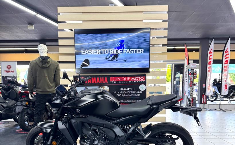 YAMAHA MT-09 2