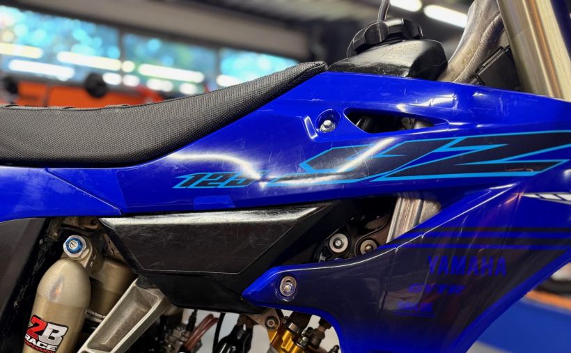 YAMAHA YZ 125 8