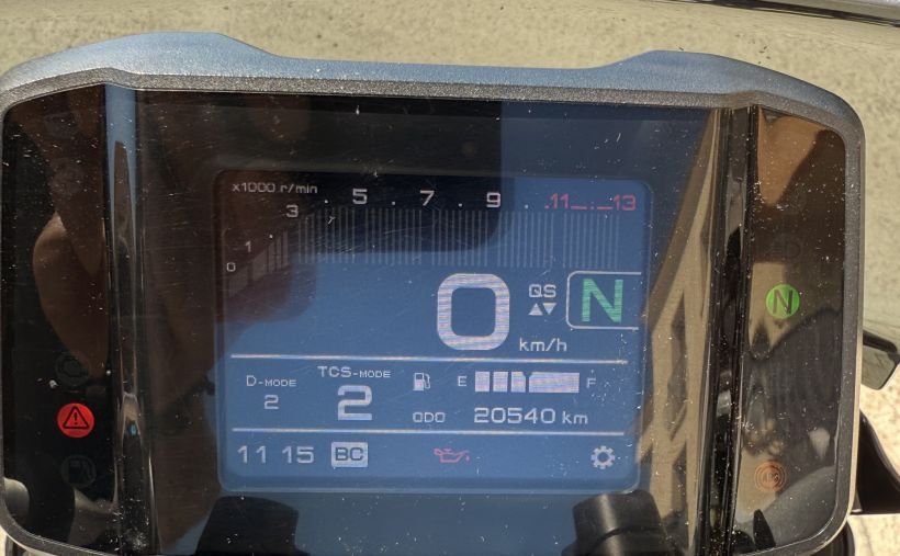 YAMAHA MT-09 4