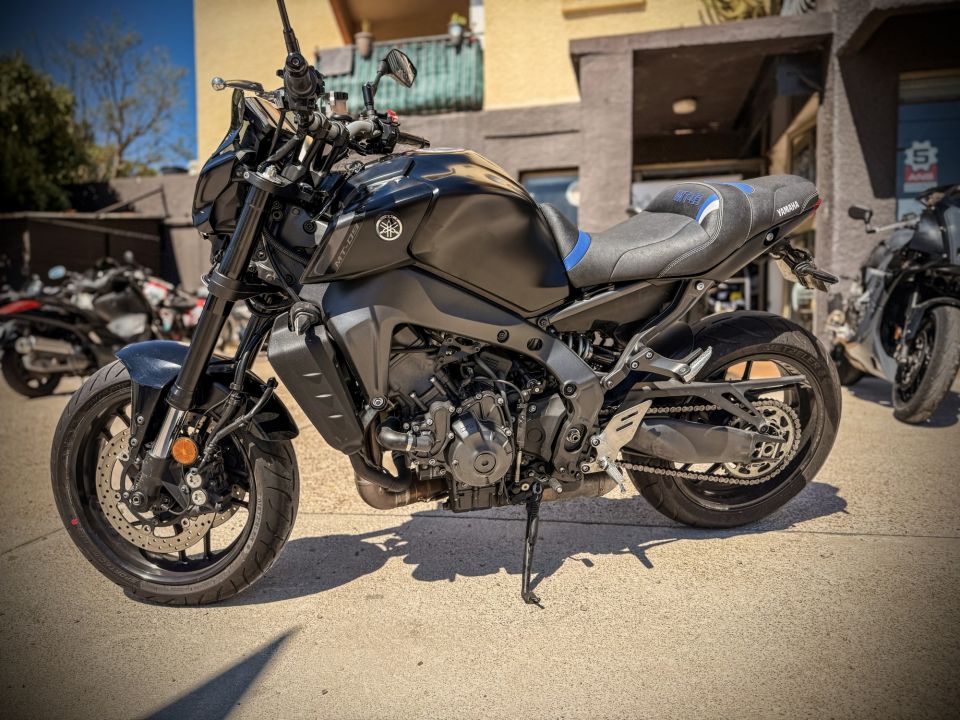 YAMAHA MT-09 3