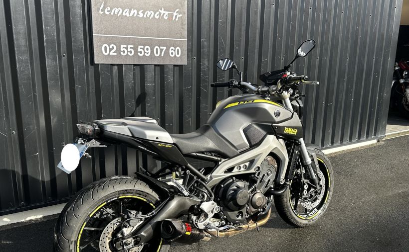 YAMAHA MT-09 5