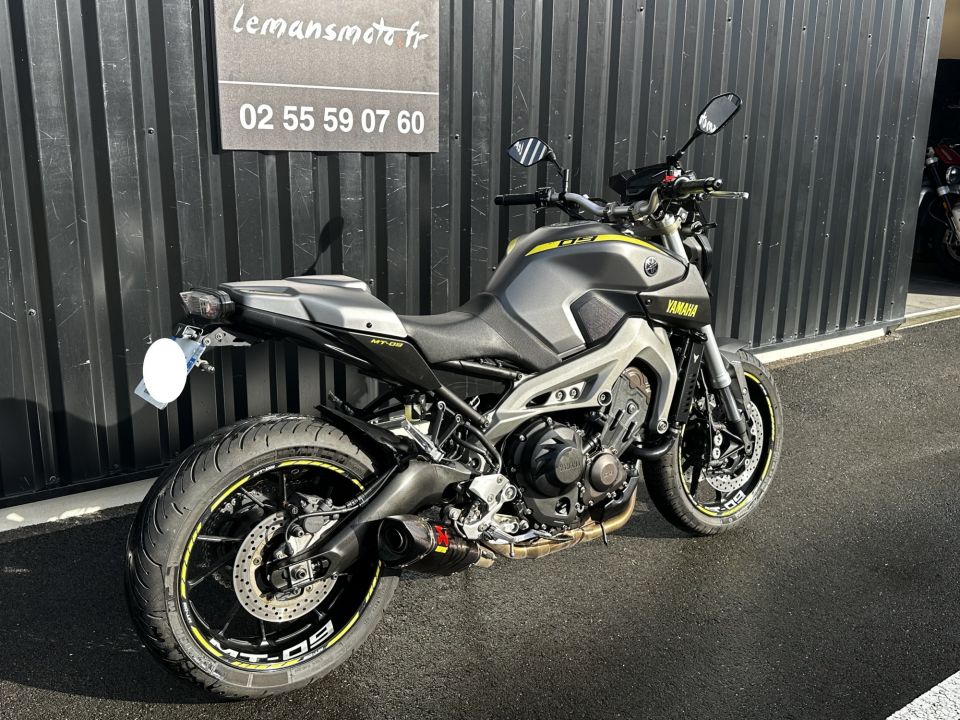 YAMAHA MT-09 5