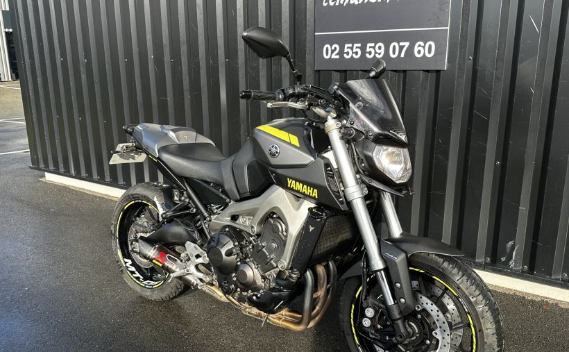 YAMAHA MT-09 10