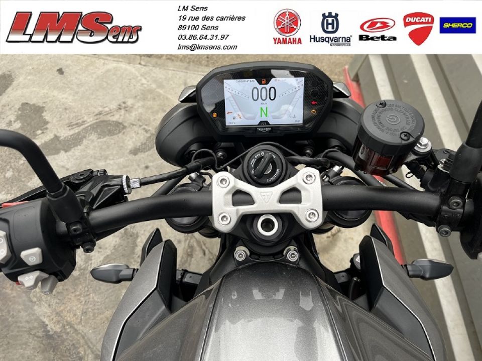 TRIUMPH STREET TRIPLE 765 RS 6
