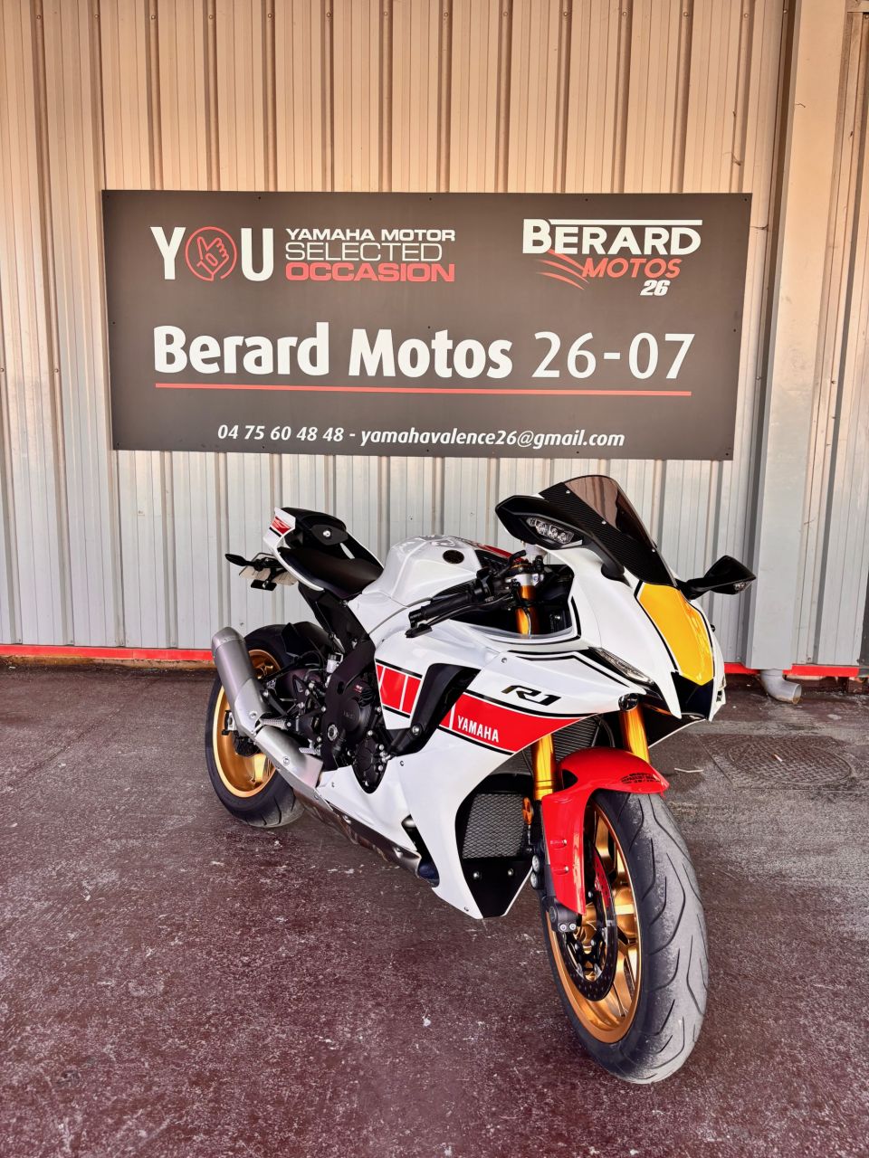 YAMAHA YZF-R1 WORLD GP 60TH ANNIVERSARY 1