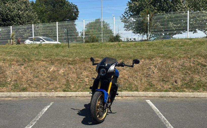 YAMAHA XSR 900 8