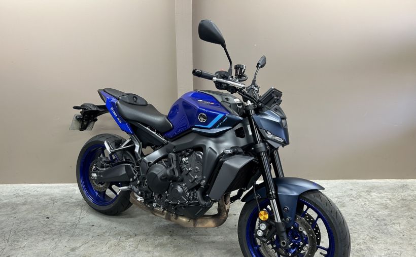 YAMAHA MT-09 Y-AMT 1
