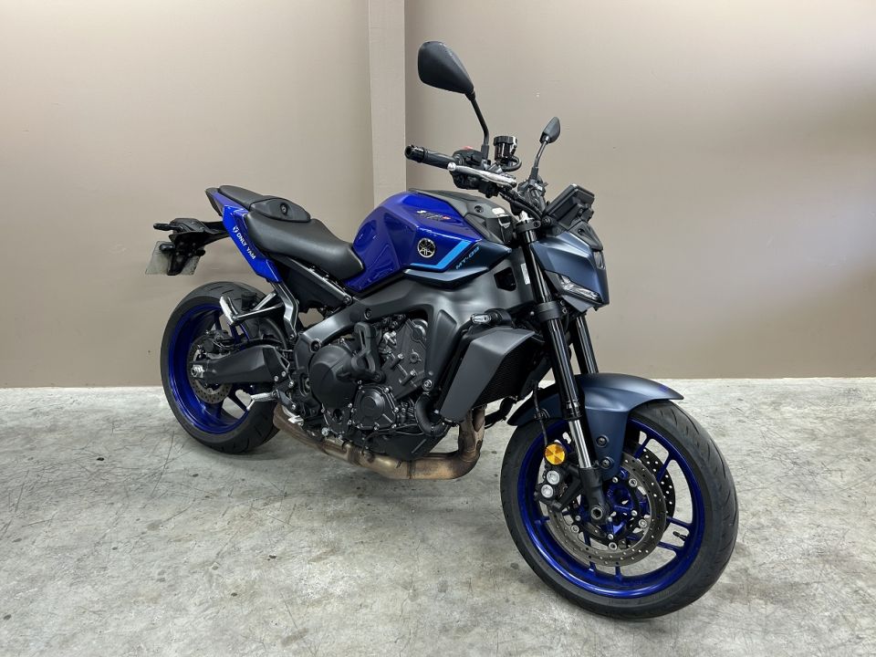 YAMAHA MT-09 Y-AMT 1