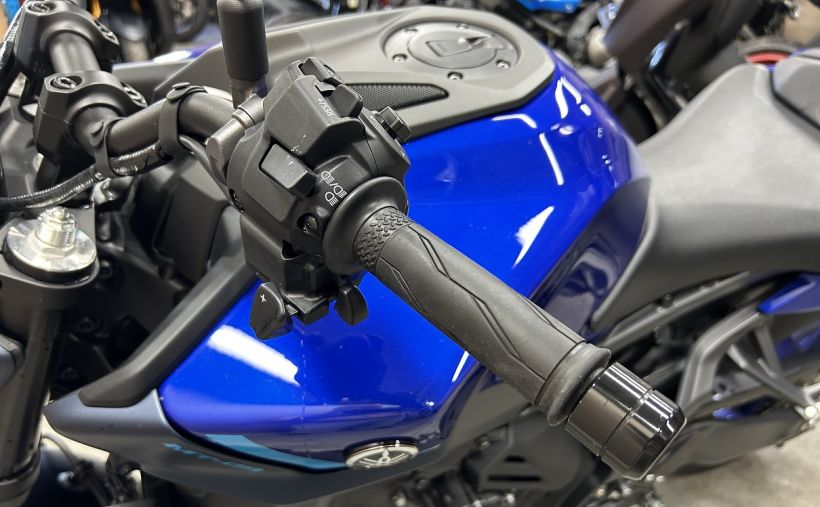 YAMAHA MT-09 Y-AMT 4