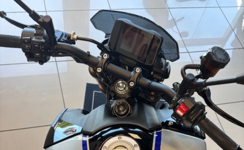 YAMAHA MT-09 SP 5