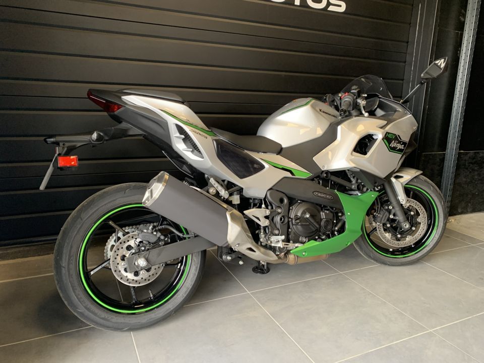 KAWASAKI Ninja 7 Hybrid 12