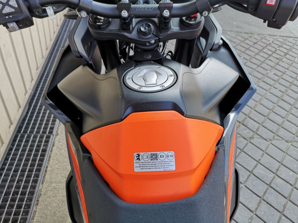 KTM 890 ADVENTURE 8
