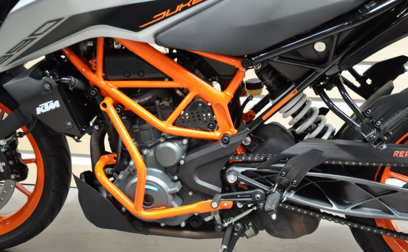 KTM 390 DUKE ABS 10