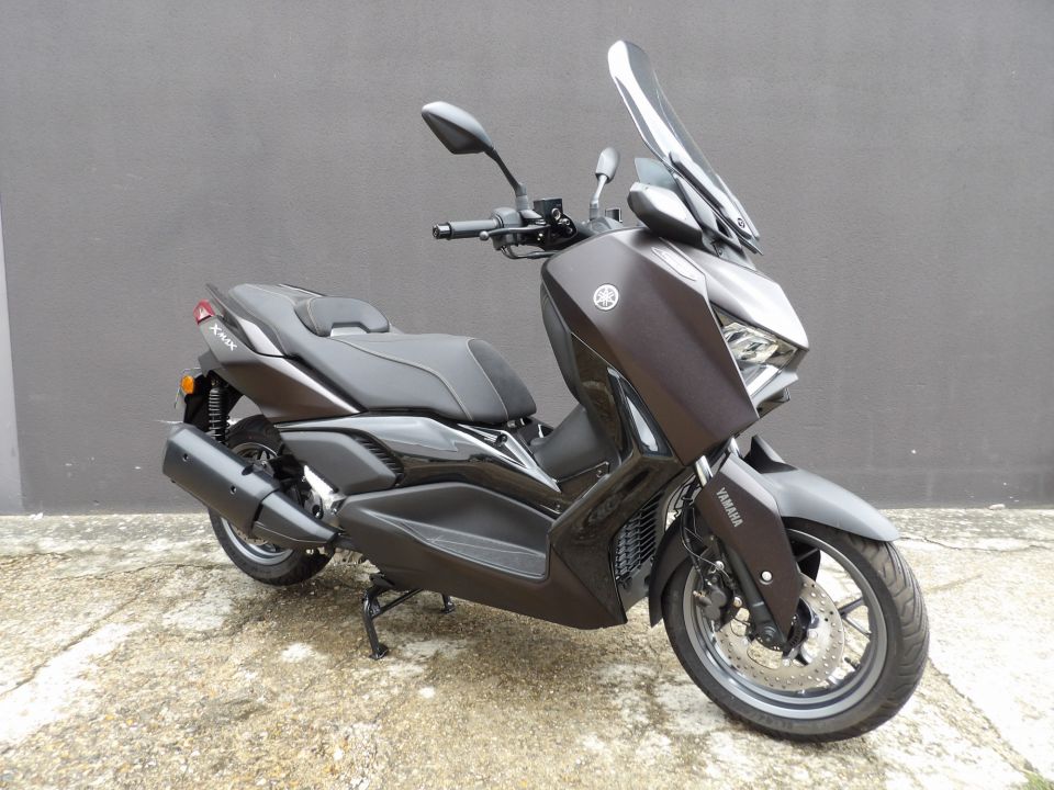 YAMAHA XMAX 300 Tech Max 2