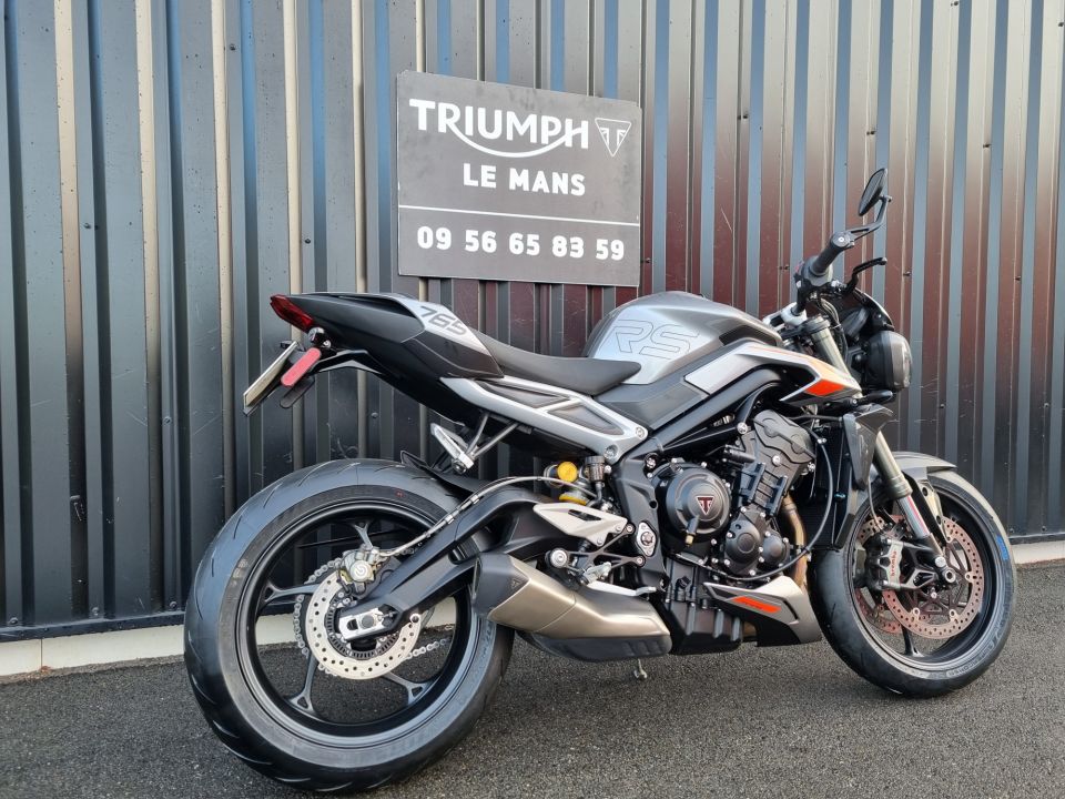 TRIUMPH STREET TRIPLE 765 RS 10