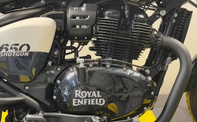 ROYAL ENFIELD SHOTGUN 650 4