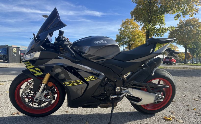 APRILIA RSV4 1100 R 2