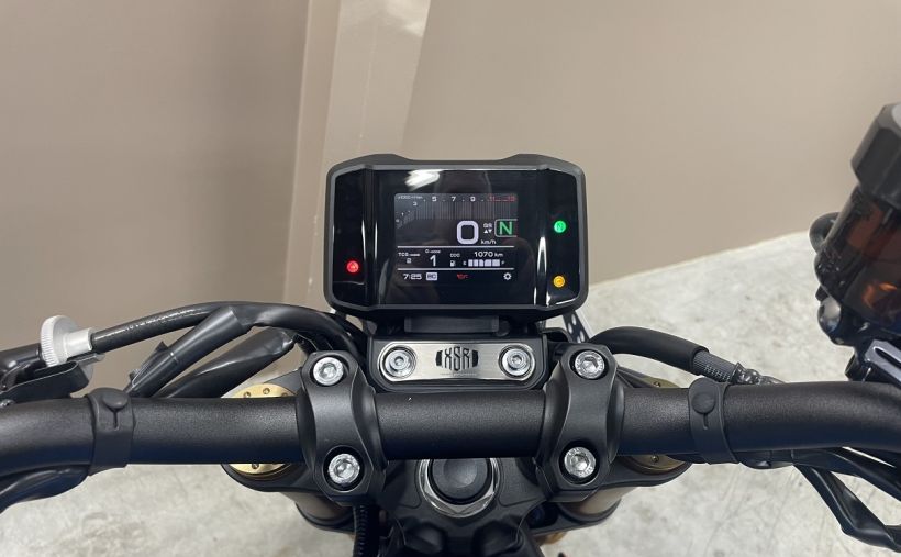 YAMAHA XSR 900 ABS 3
