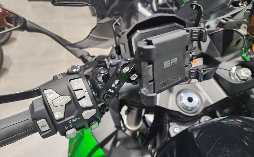 KAWASAKI NINJA 1000 SX TOURER 20