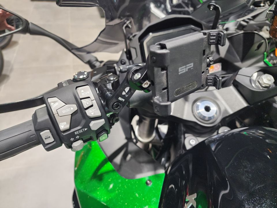 KAWASAKI NINJA 1000 SX TOURER 20