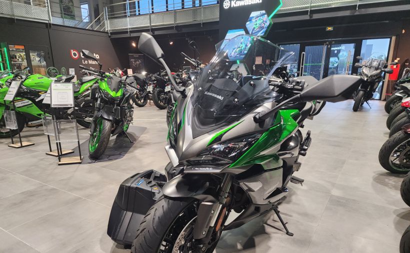 KAWASAKI NINJA 1000 SX TOURER 25