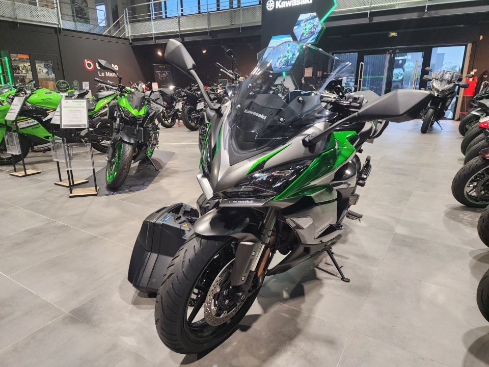 KAWASAKI NINJA 1000 SX TOURER 25