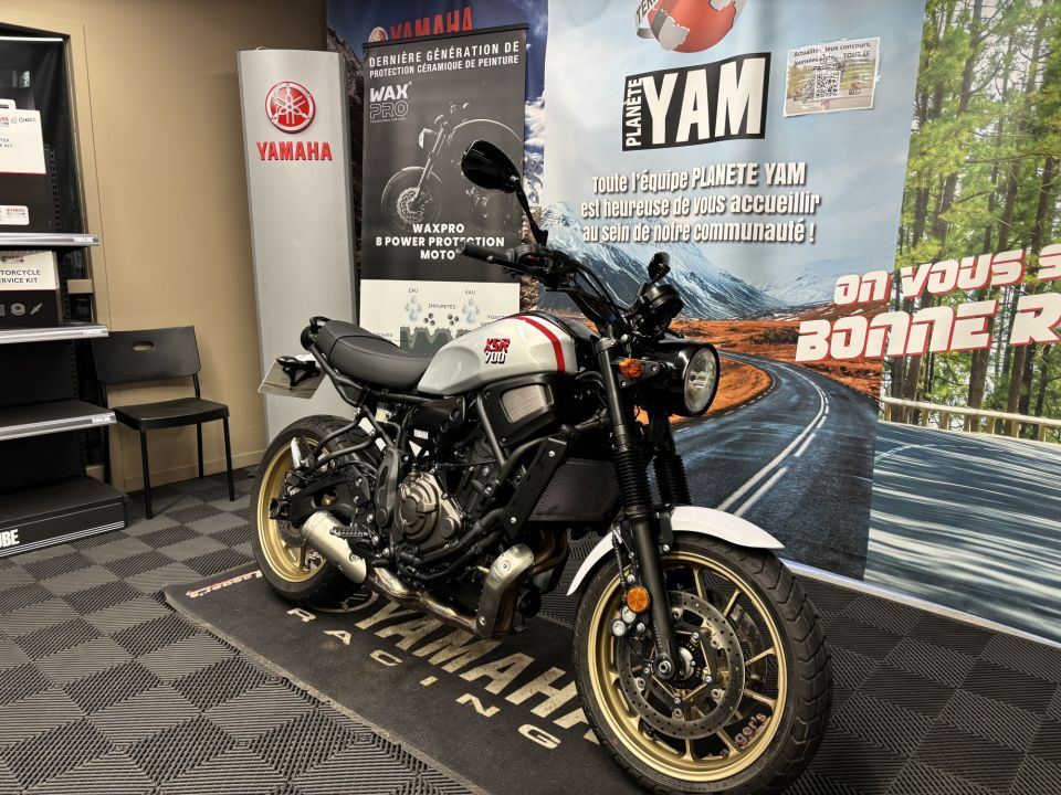 YAMAHA XSR 700 XTRIBUTE 1