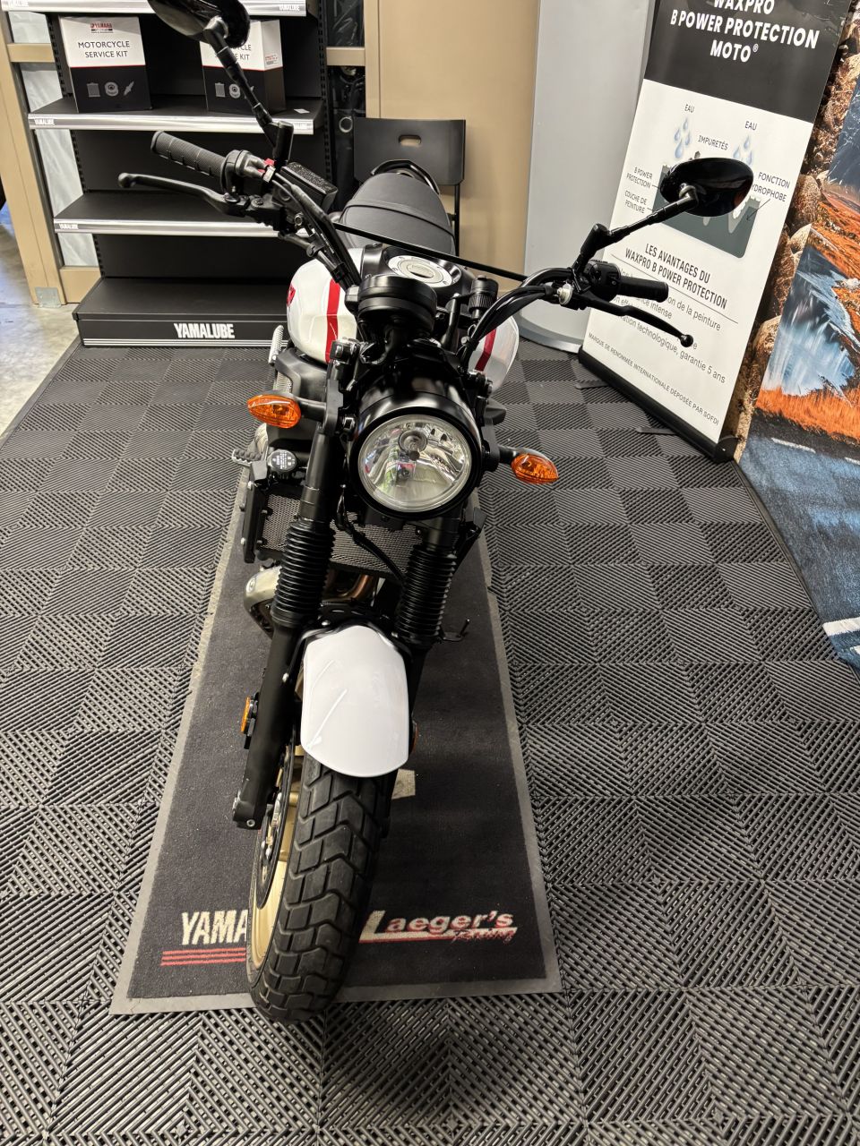 YAMAHA XSR 700 XTRIBUTE 3