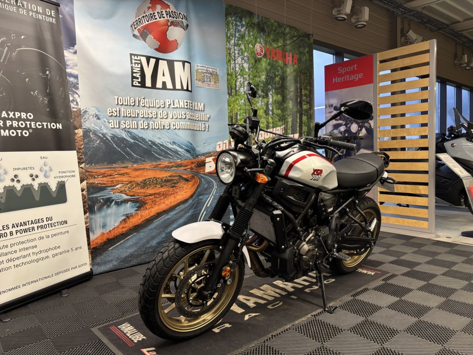 YAMAHA XSR 700 XTRIBUTE 6