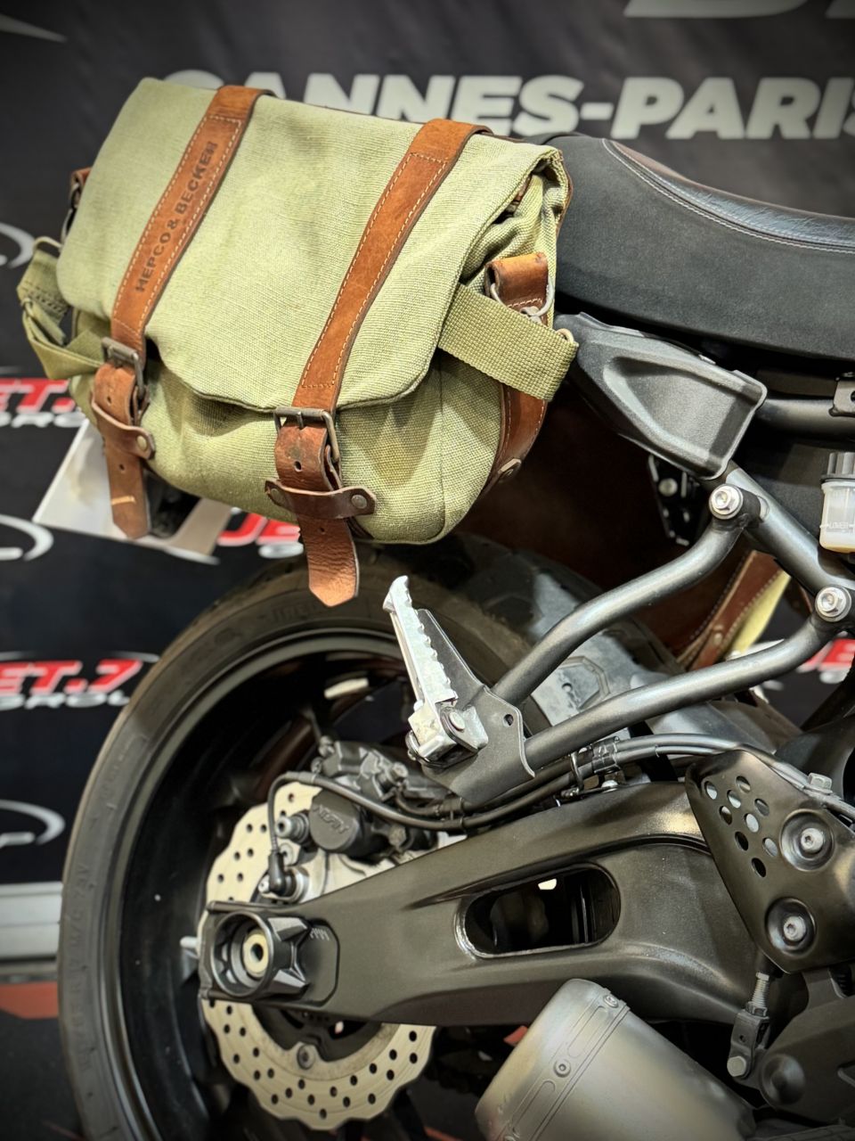 YAMAHA XSR 700 LEGACY 1