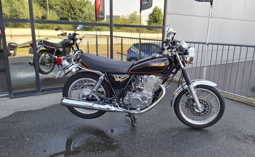 YAMAHA SR 400 3