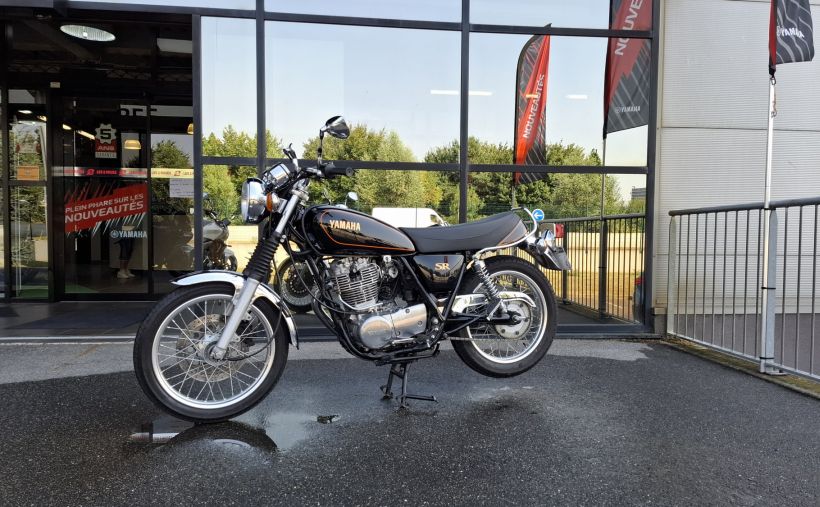 YAMAHA SR 400 4