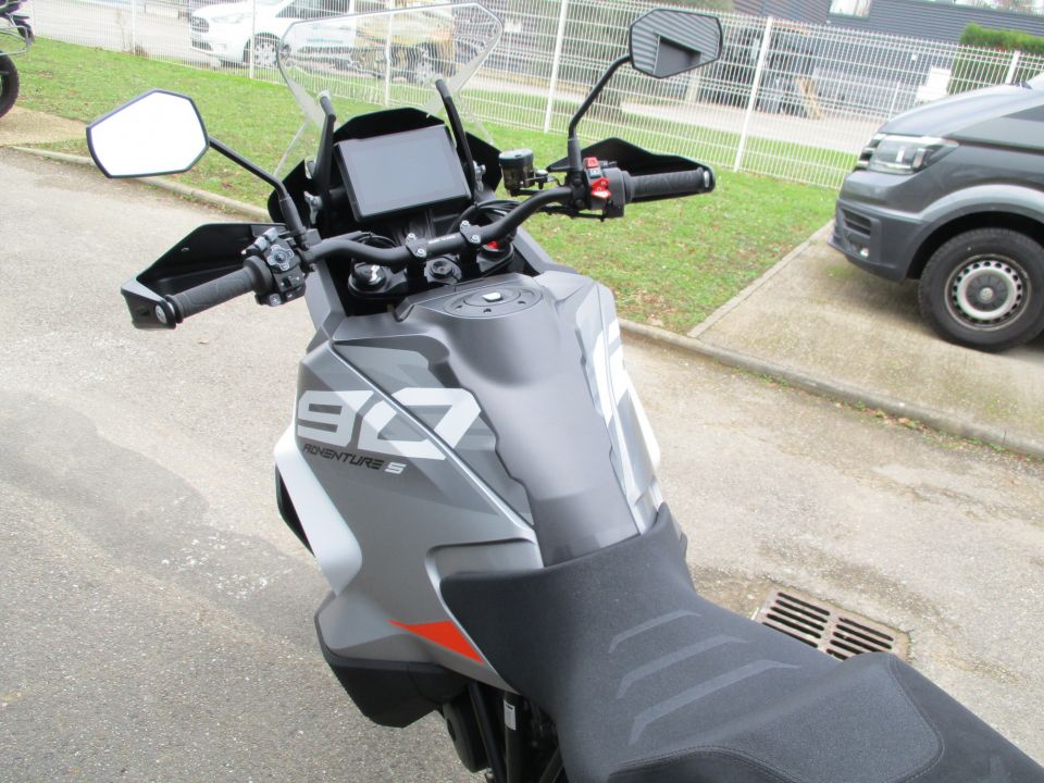 KTM 1290 SUPER ADVENTURE S 12