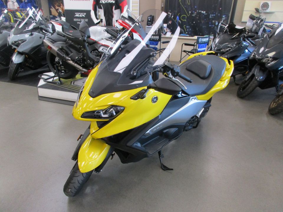 YAMAHA XP T-MAX 560 1