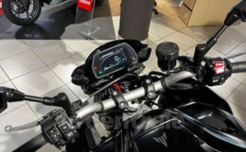 YAMAHA MT-10 19